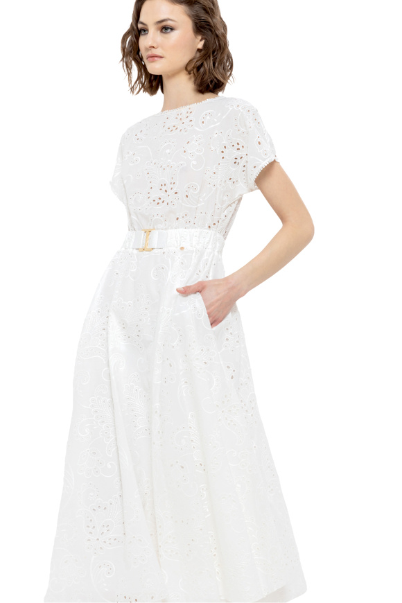 Embroderied cotton dress