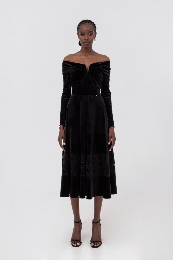 Off-shoulder velvet midi dress