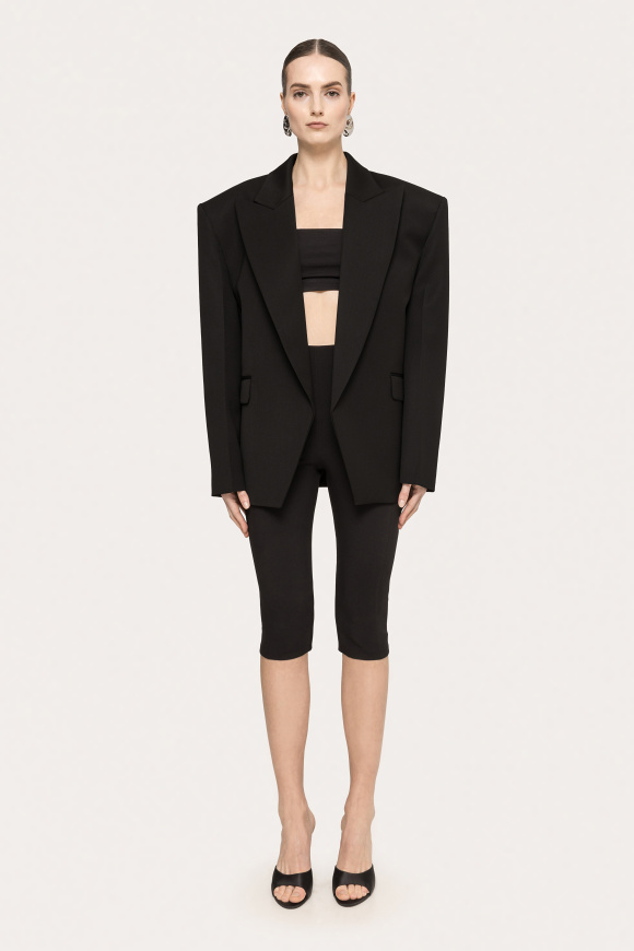 Sacou oversize cu umeri proeminenti