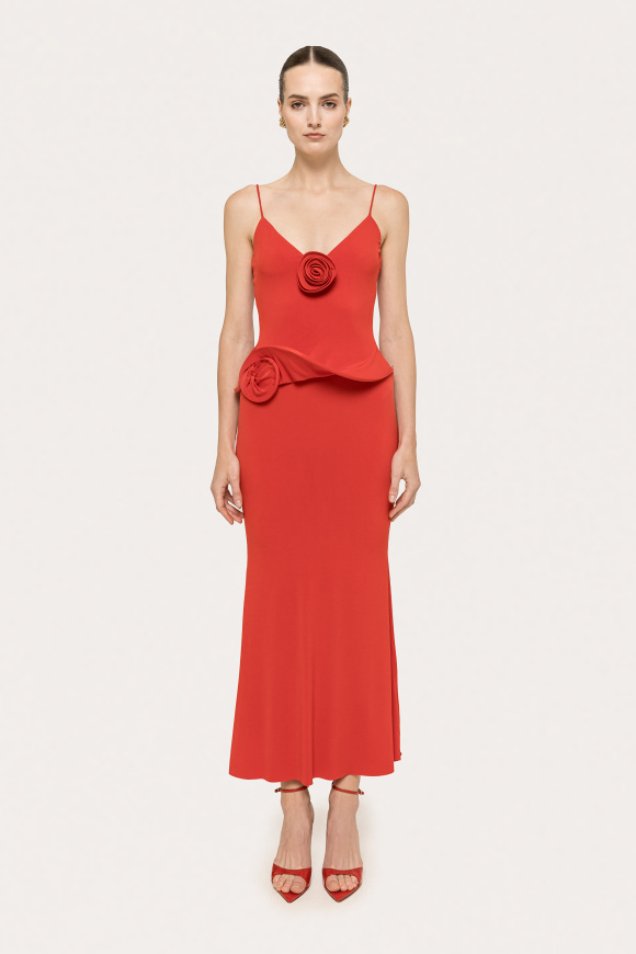 Rochie cu bretele subţiri şi detalii florale