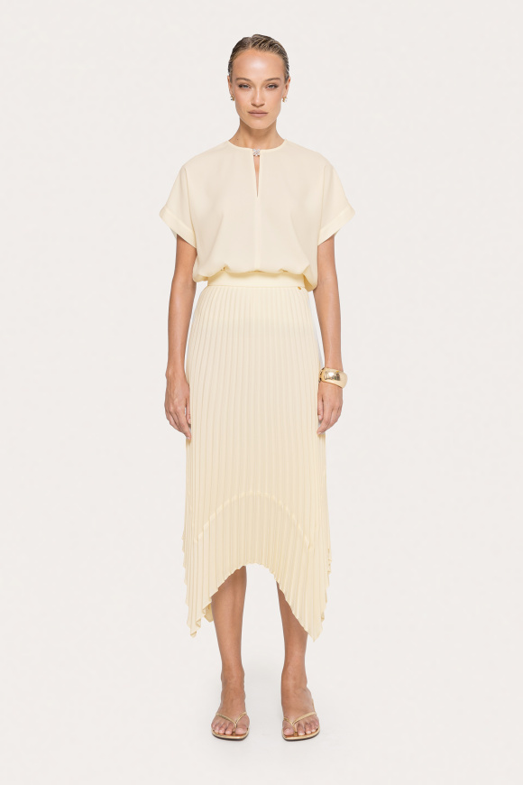Short sleeve top