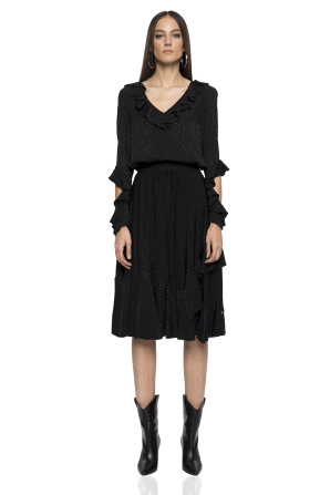 Sleeves detail ruffled top