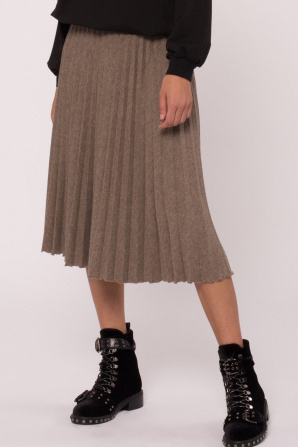 Pleated knit skirt