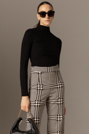 Basic turtleneck knit sweater